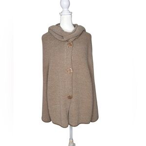 SOL ALPACA  100% baby alpaca Stylish Tan Cape with Button Closure Made in Peru